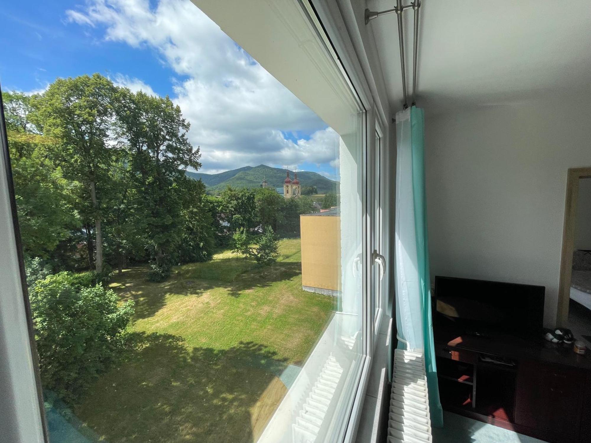 Novy Horsky Apartman V Jizerskych Horach Hejnice Exterior foto